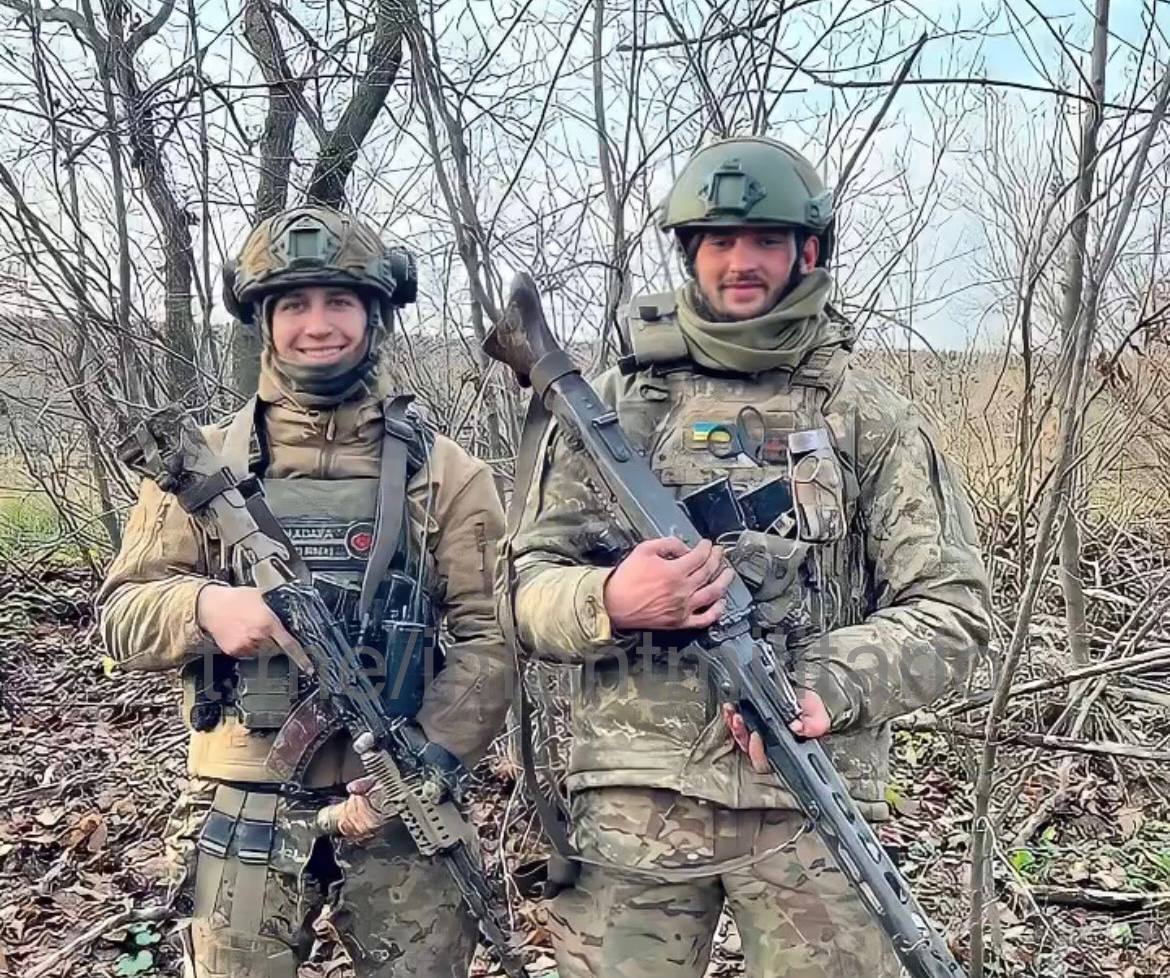 A Ukrainian soldier with an MG3 from Germany.